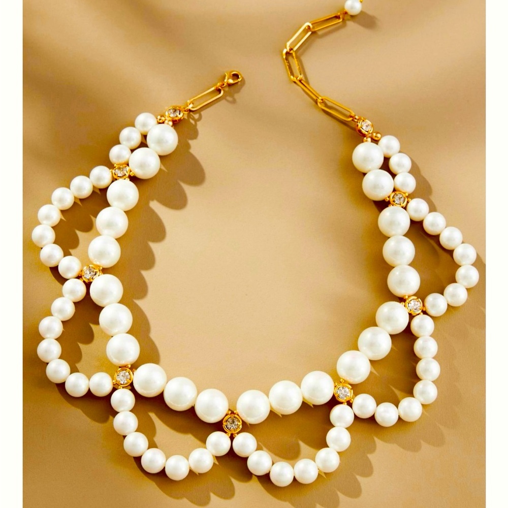 Anthropologie glass and pearl collar necklace